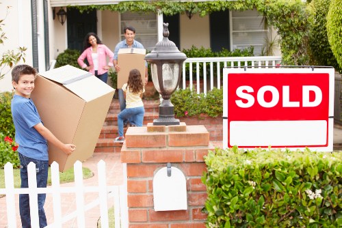 Packing and transport support for student belongings and furniture